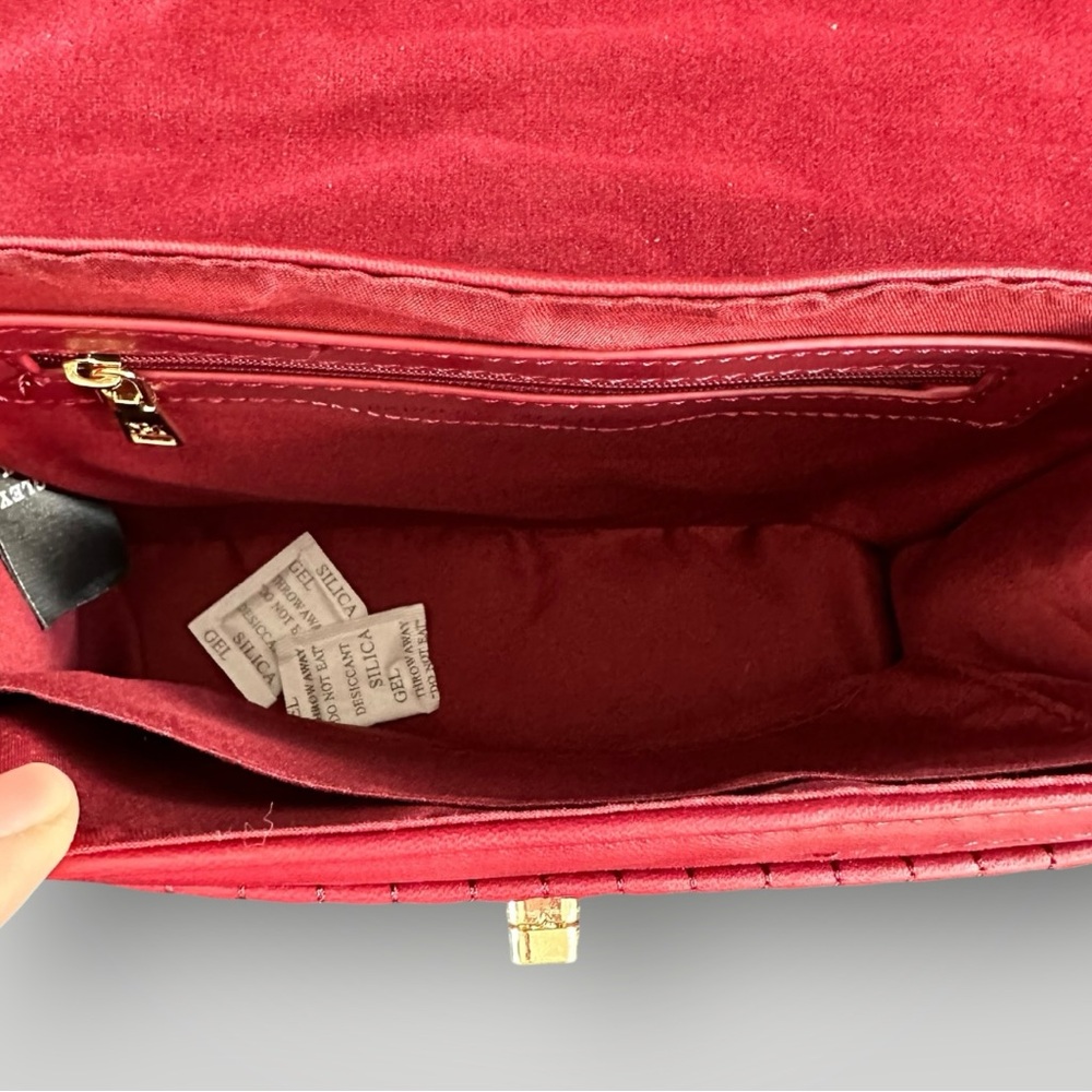 Badgley Mischka Quilted Wine Red Medium Crossbody Tote New NWT Retail:$179 - Picture 5 of 11